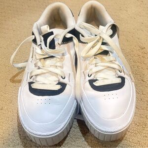 Puma Cali Mix Sports Mix Sneakers jn White, Cream and Black.